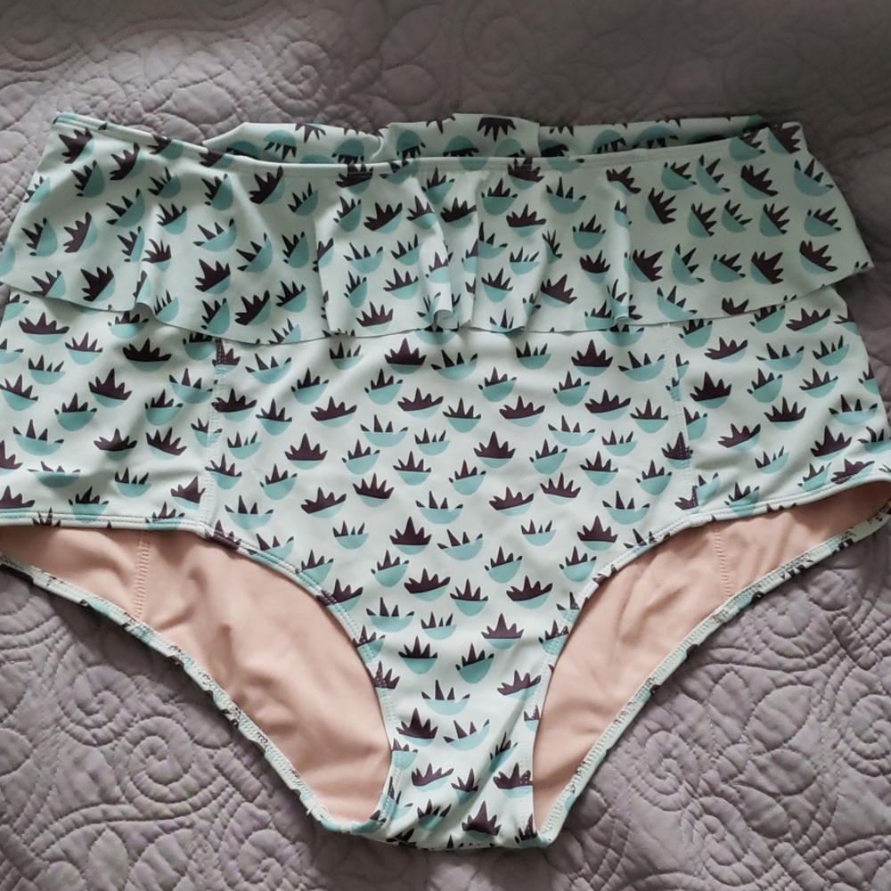 Kortni Jeane Mint Bowls Peplum